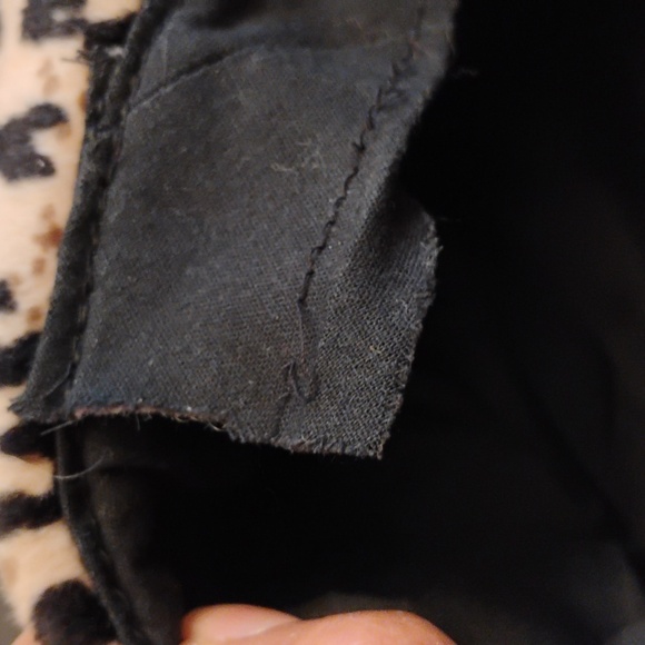 Velvet leopard hat (1 left!!) - Picture 7 of 8